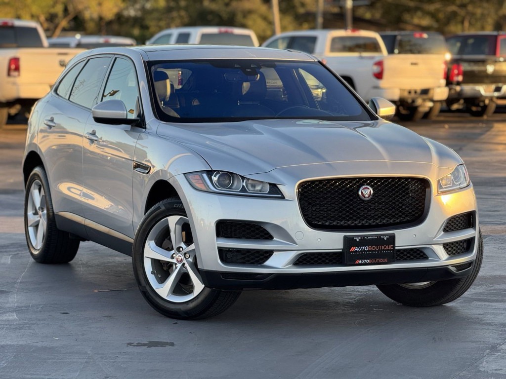 2020 Jaguar F-PACE Image 3