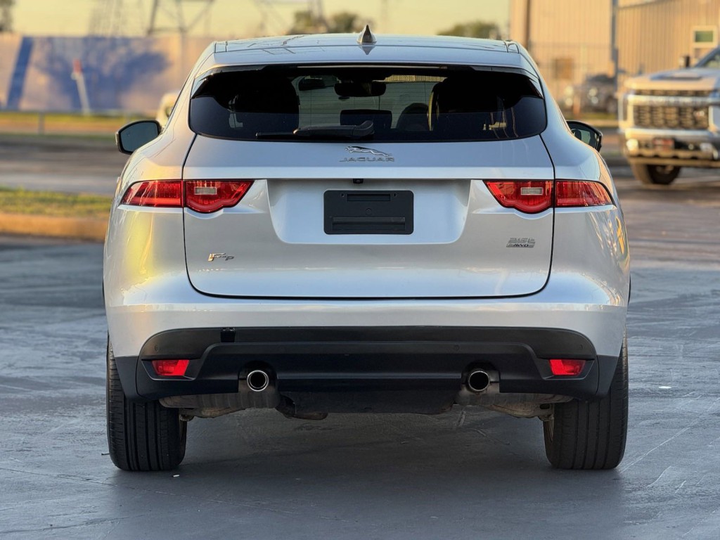 2020 Jaguar F-PACE Image 9