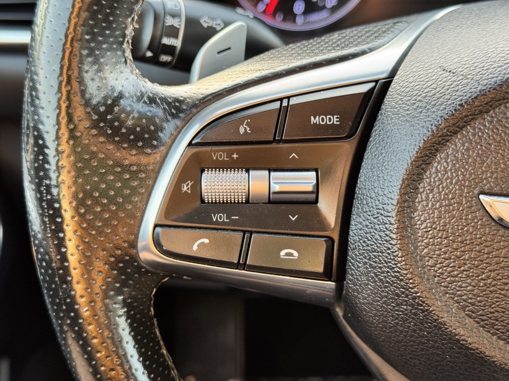 2019 Genesis G70 Image 15