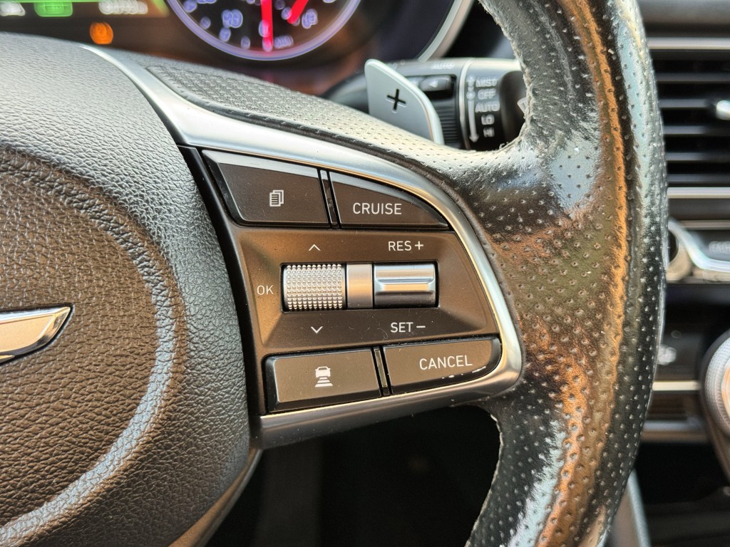 2019 Genesis G70 Image 16