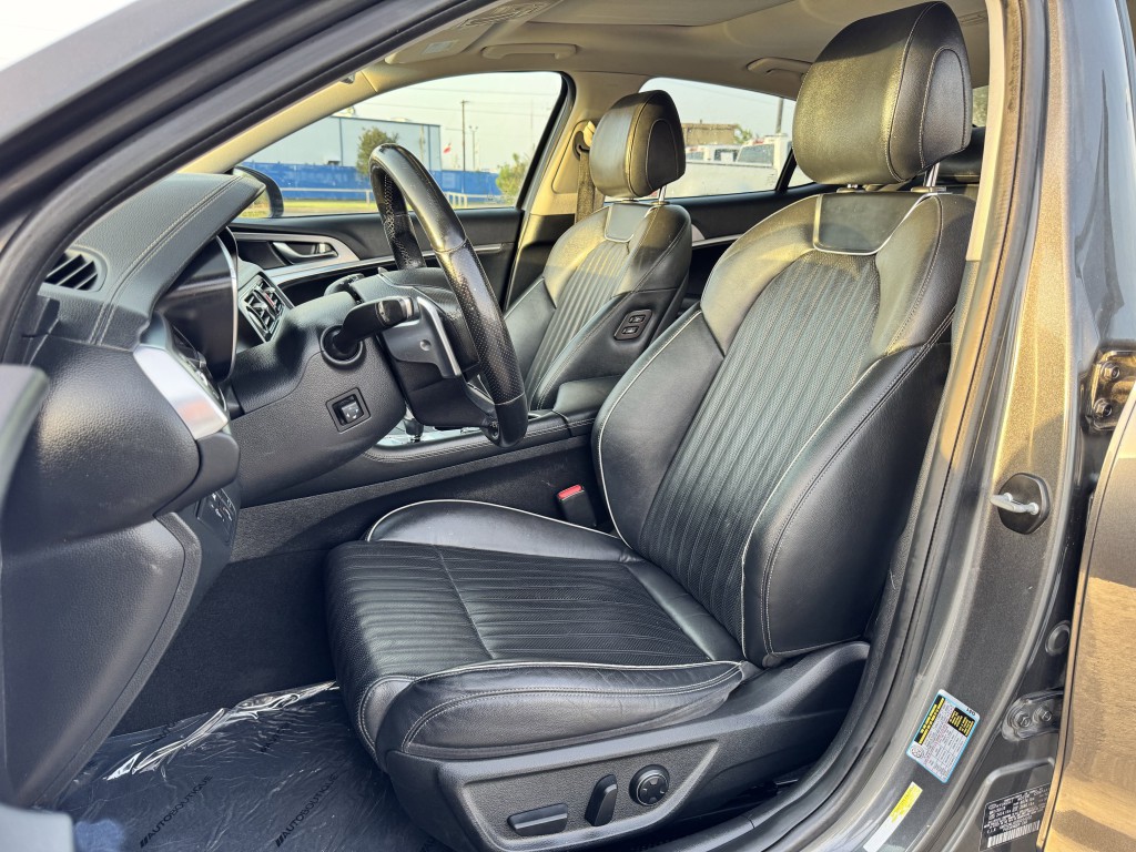 2019 Genesis G70 Image 20