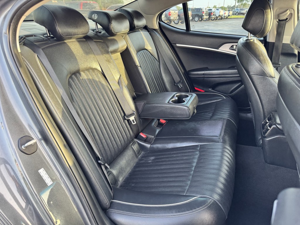 2019 Genesis G70 Image 22