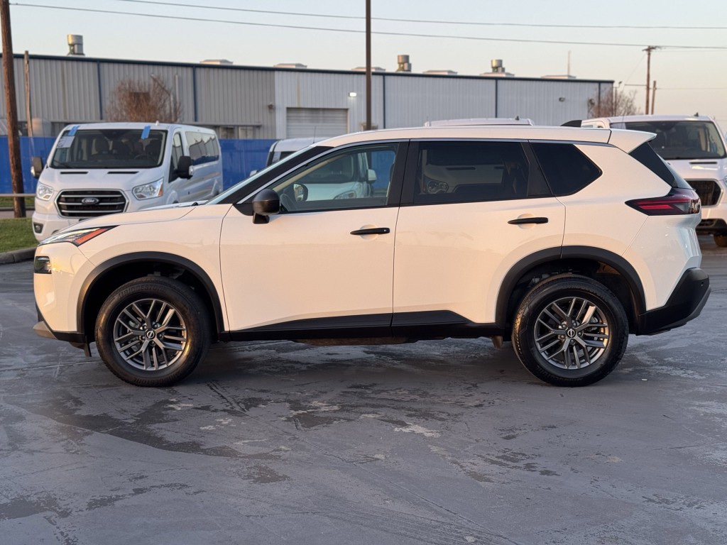 2022 Nissan Rogue Image 10