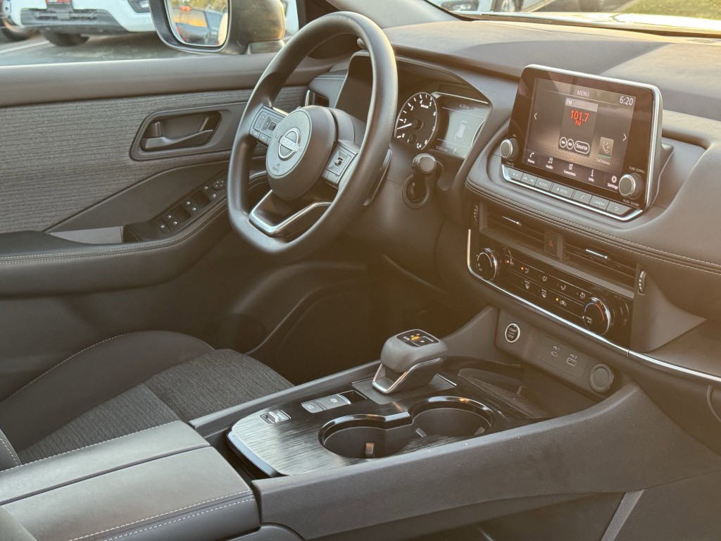 2022 Nissan Rogue Image 13