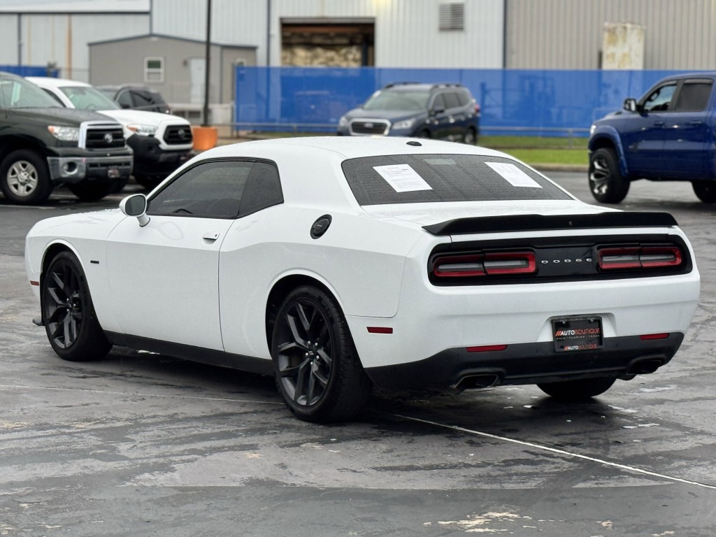 2019 Dodge Challenger Image 10