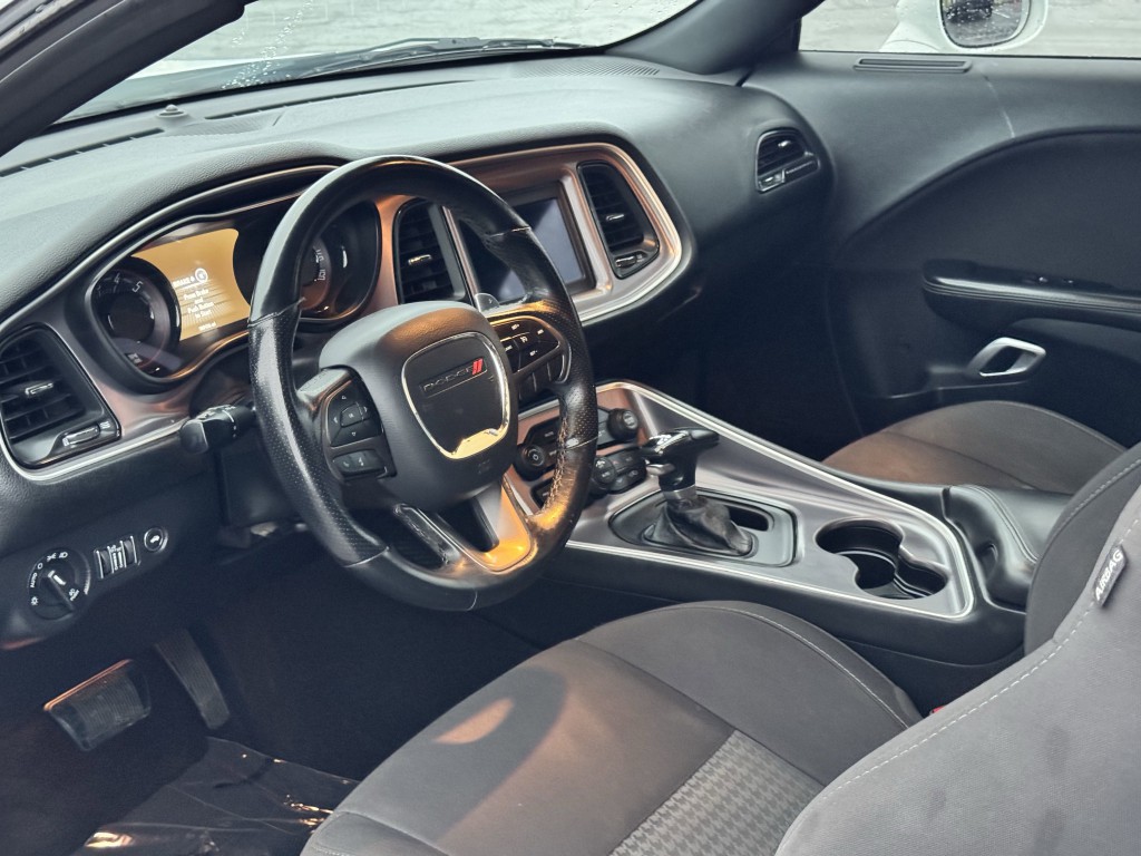 2019 Dodge Challenger Image 12