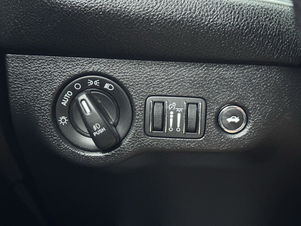 2019 Dodge Challenger Image 23