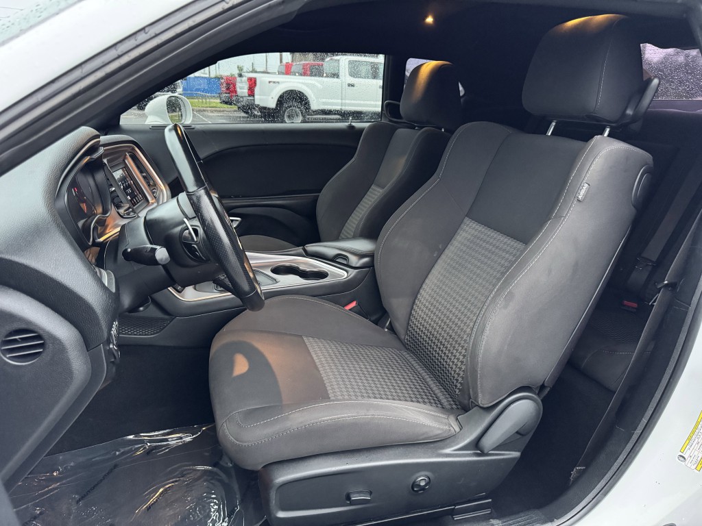 2019 Dodge Challenger Image 24
