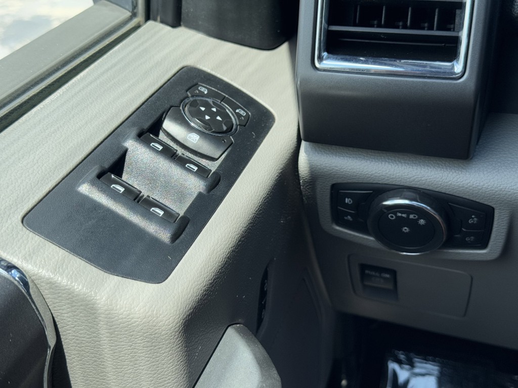 2016 Ford F-150 Image 24