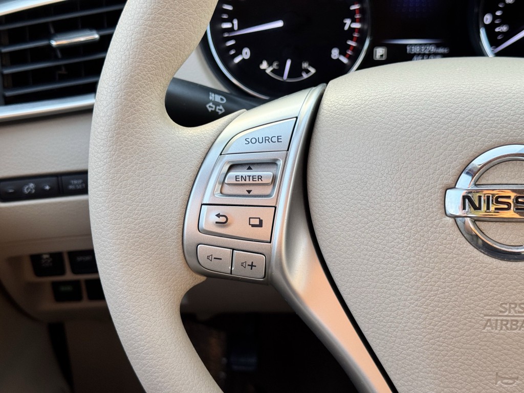 2015 Nissan Rogue Image 16