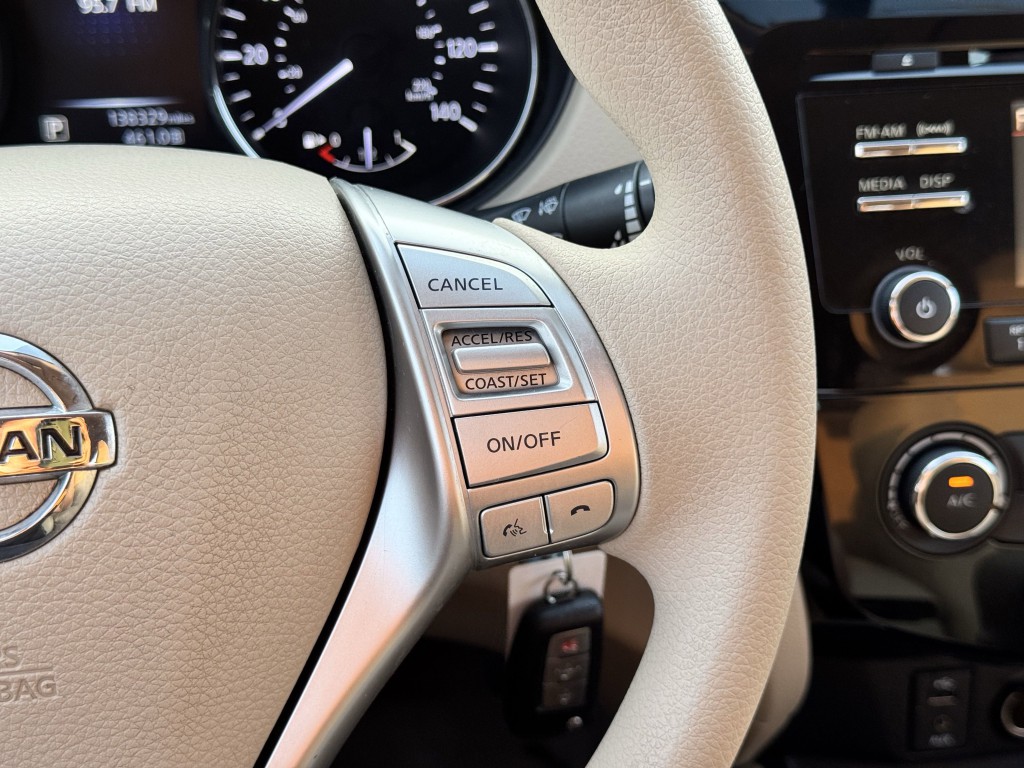 2015 Nissan Rogue Image 17