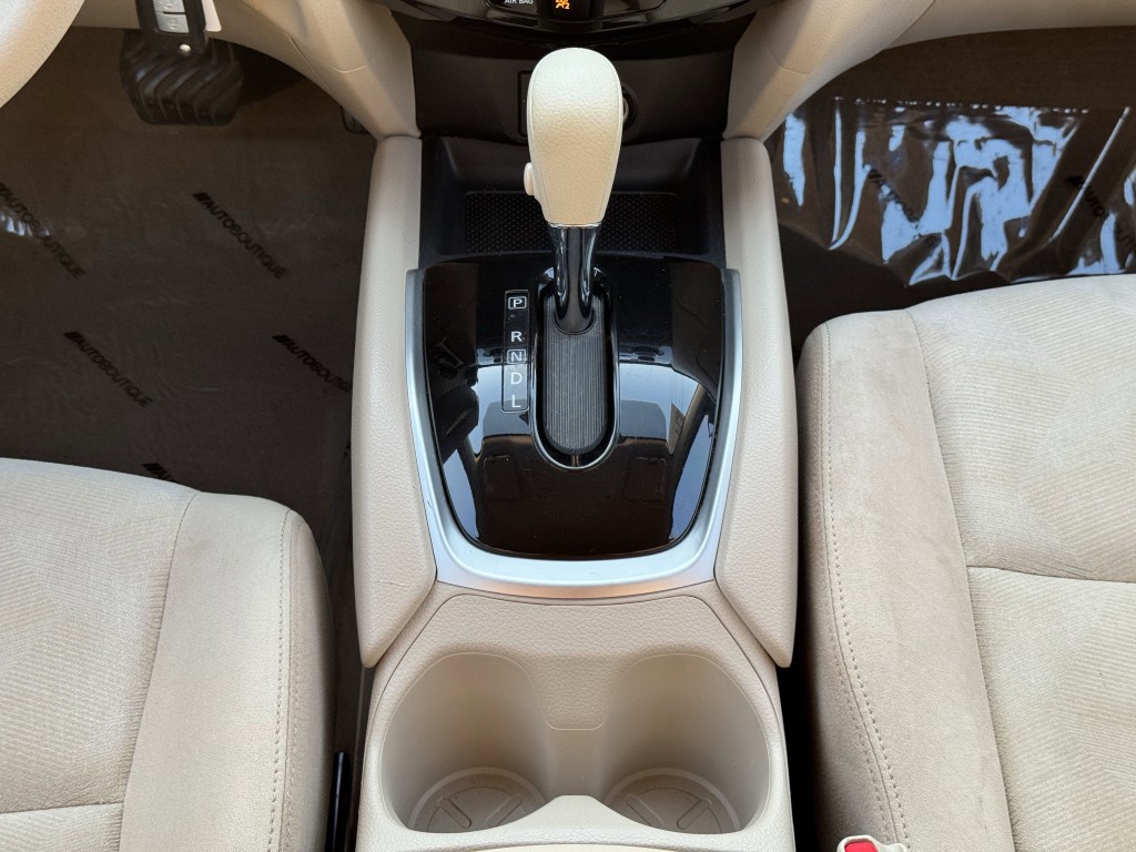 2015 Nissan Rogue Image 21
