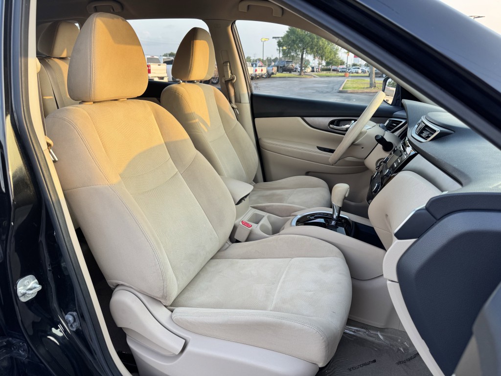 2015 Nissan Rogue Image 25