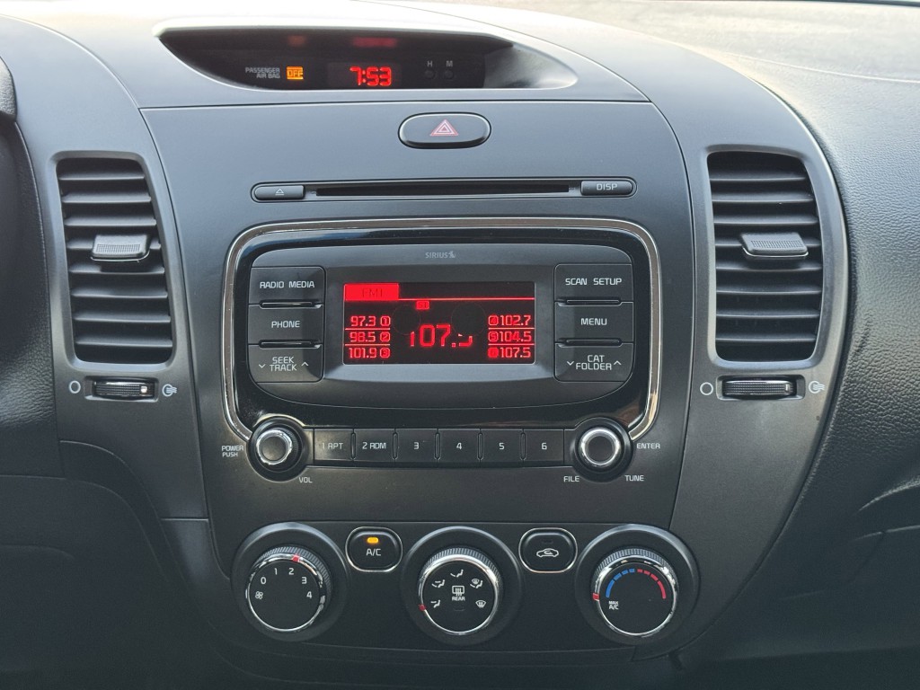 2018 Kia Forte Image 17