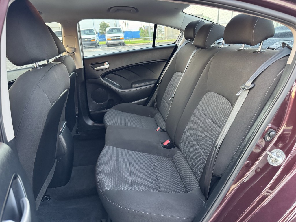 2018 Kia Forte Image 24