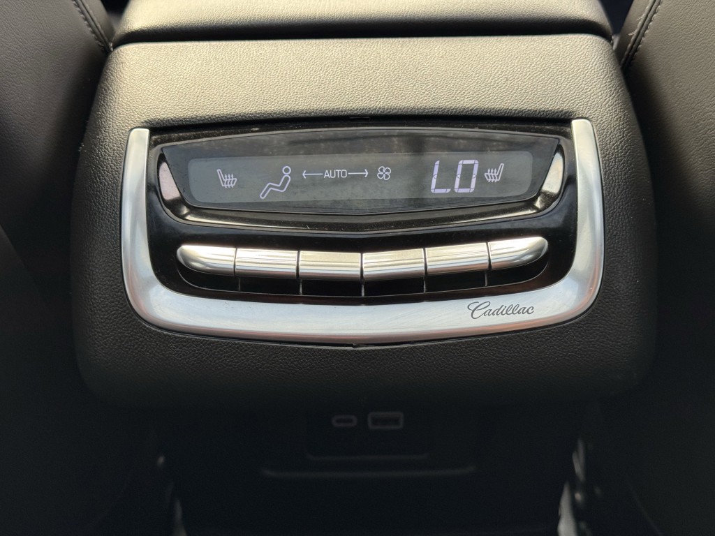 2024 Cadillac XT6 Image 32