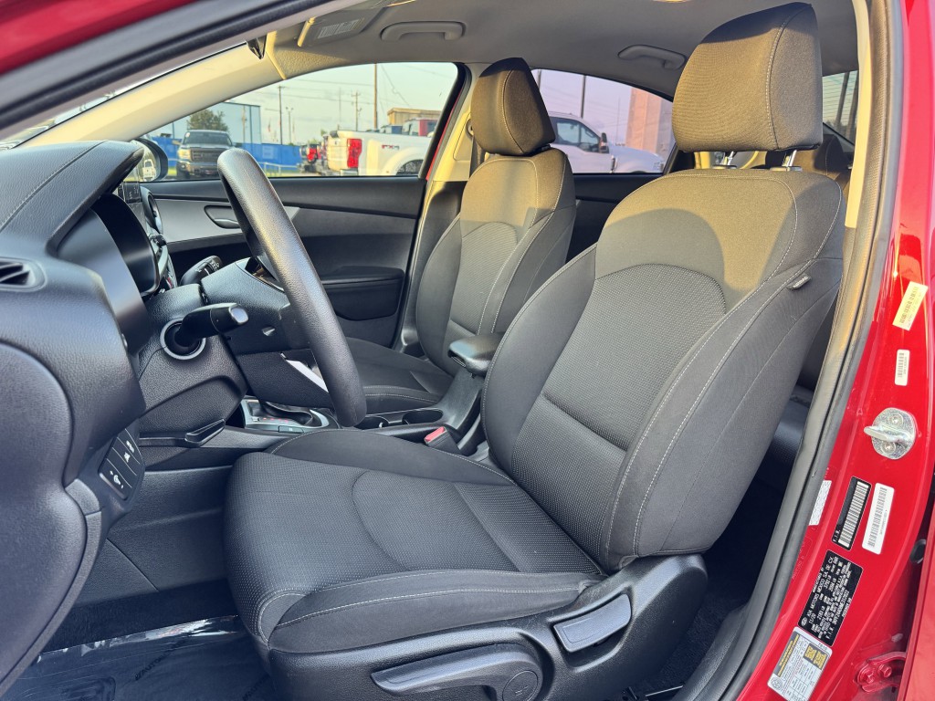 2021 Kia Forte Image 24