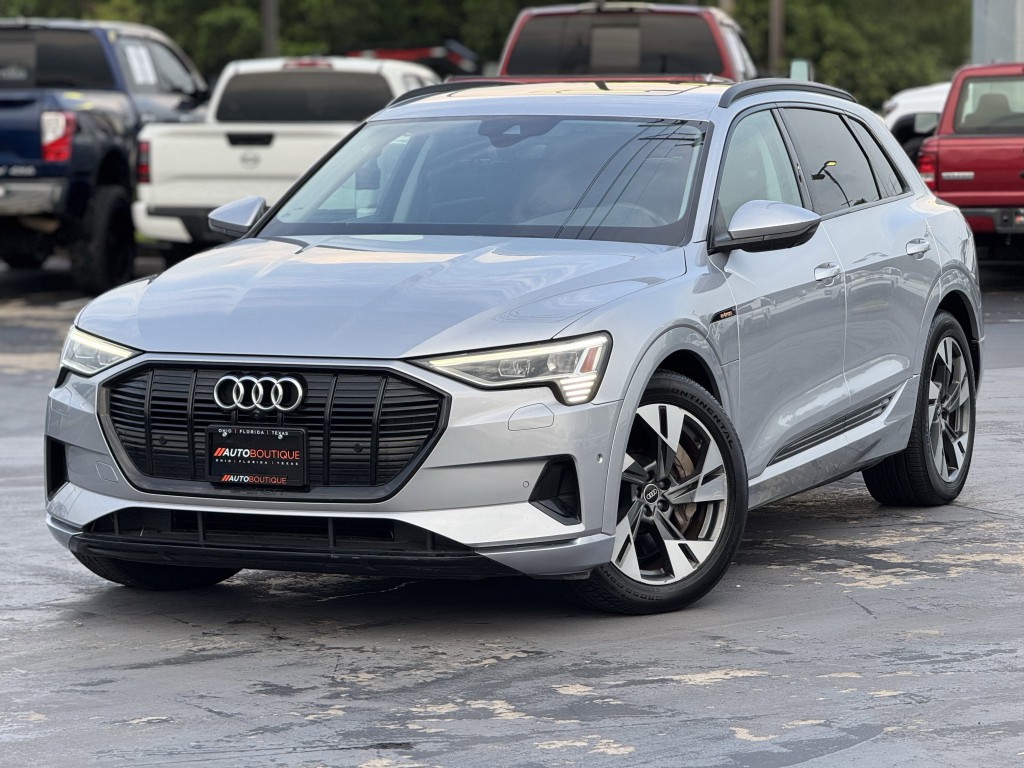 2021 Audi e-tron Image 5