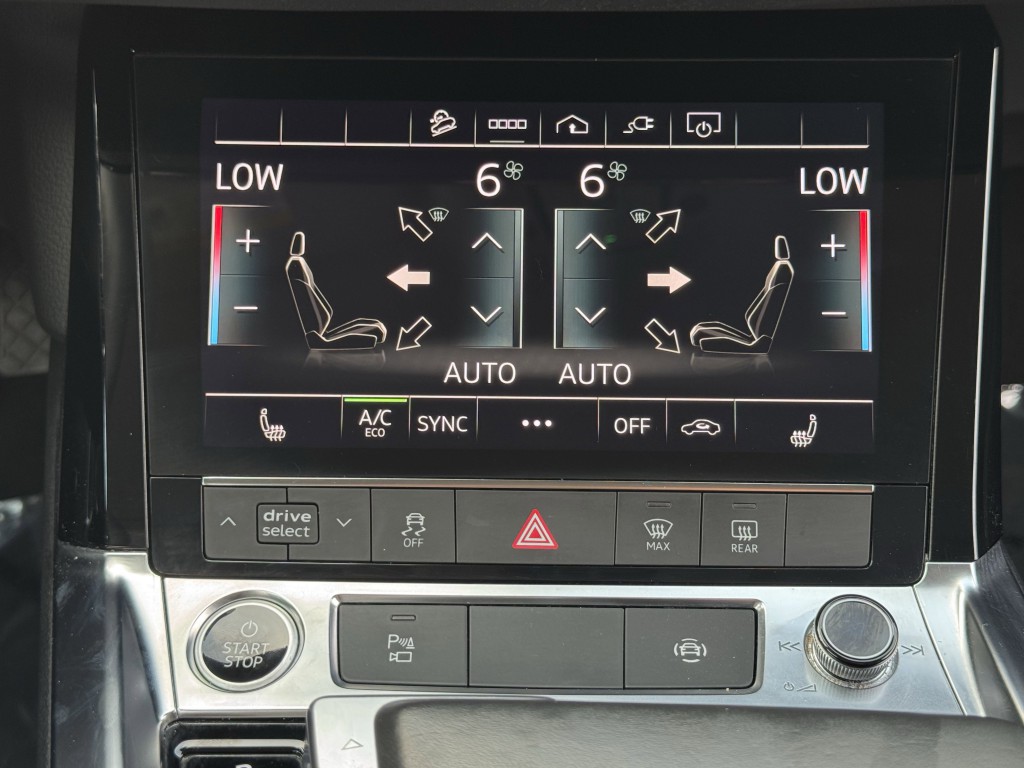 2021 Audi e-tron Image 24