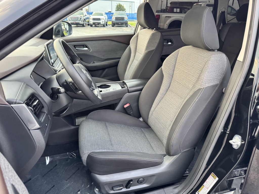 2021 Nissan Rogue Image 25
