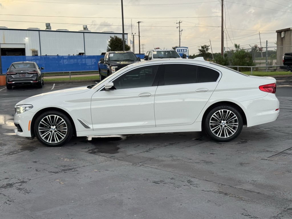 2018 BMW 5 Series Image 9