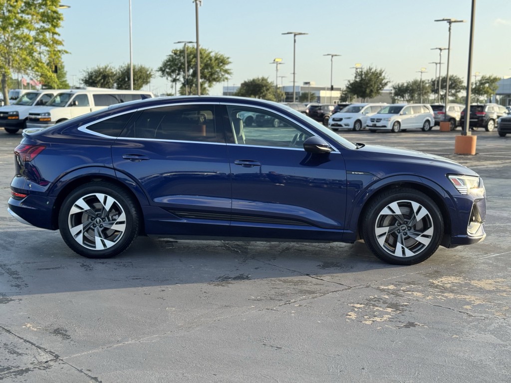 2022 Audi e-tron Sportback Image 10