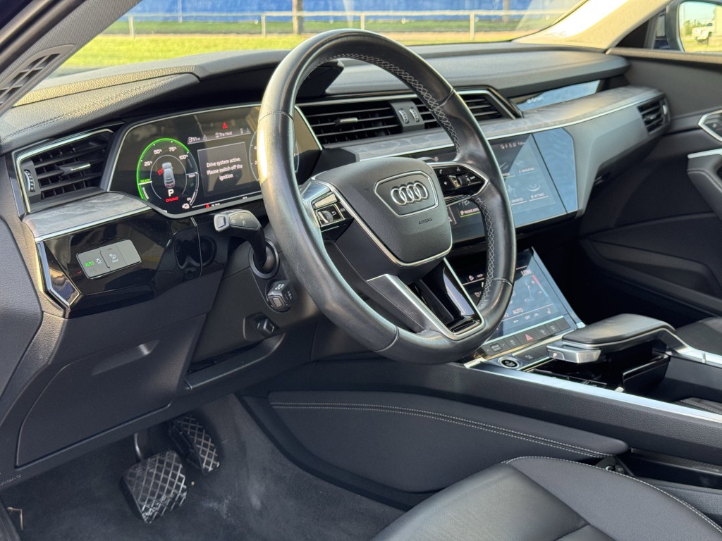 2022 Audi e-tron Sportback Image 13