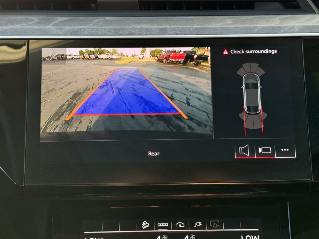 2022 Audi e-tron Sportback Image 22