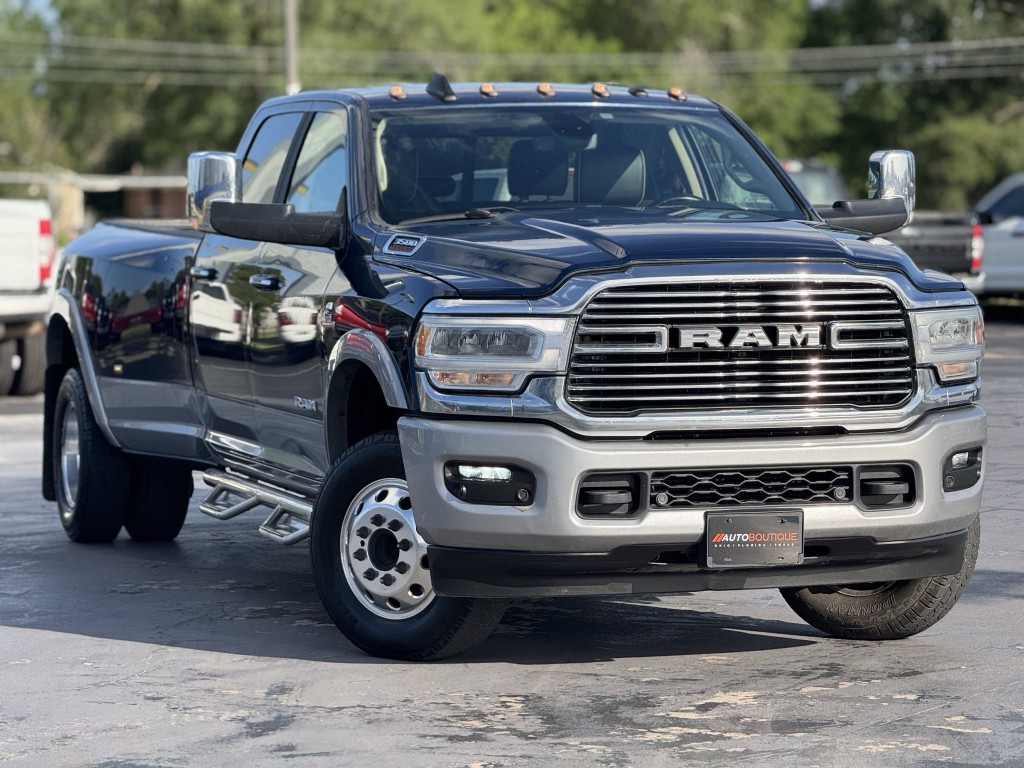 2022 RAM 3500 Image 3