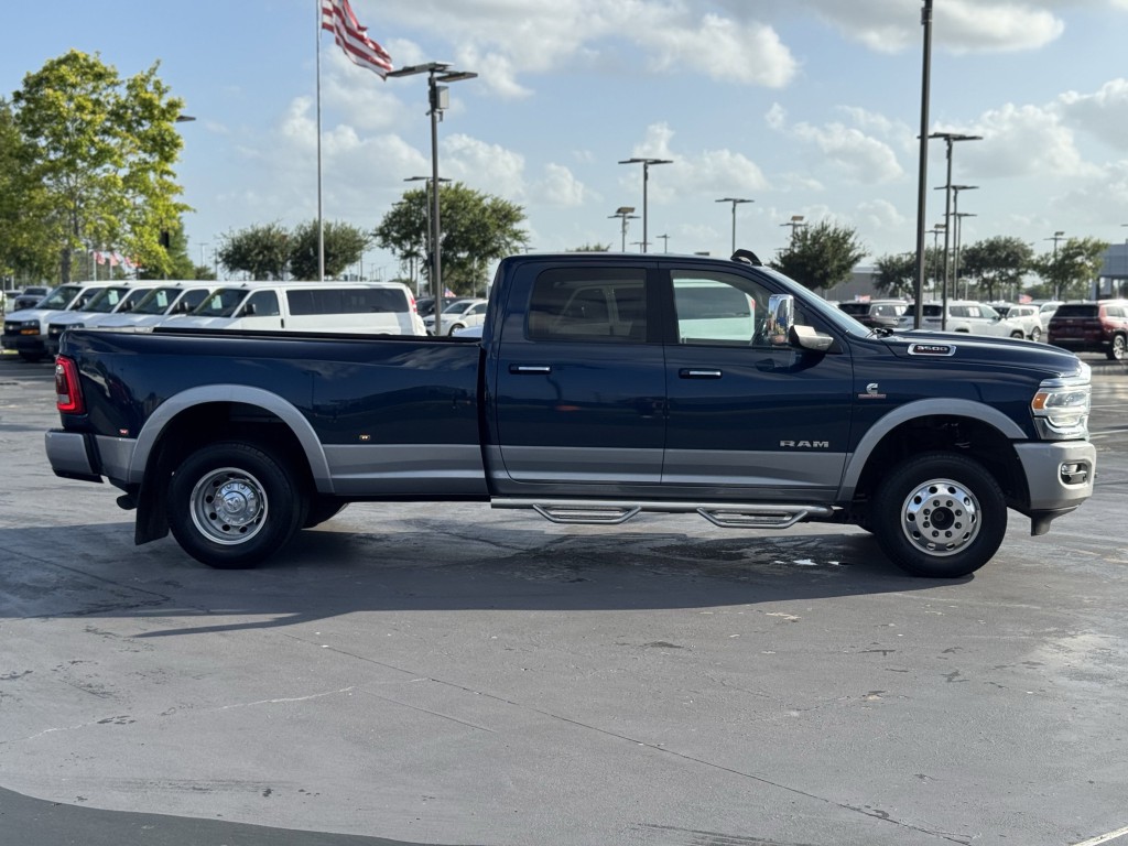 2022 RAM 3500 Image 12