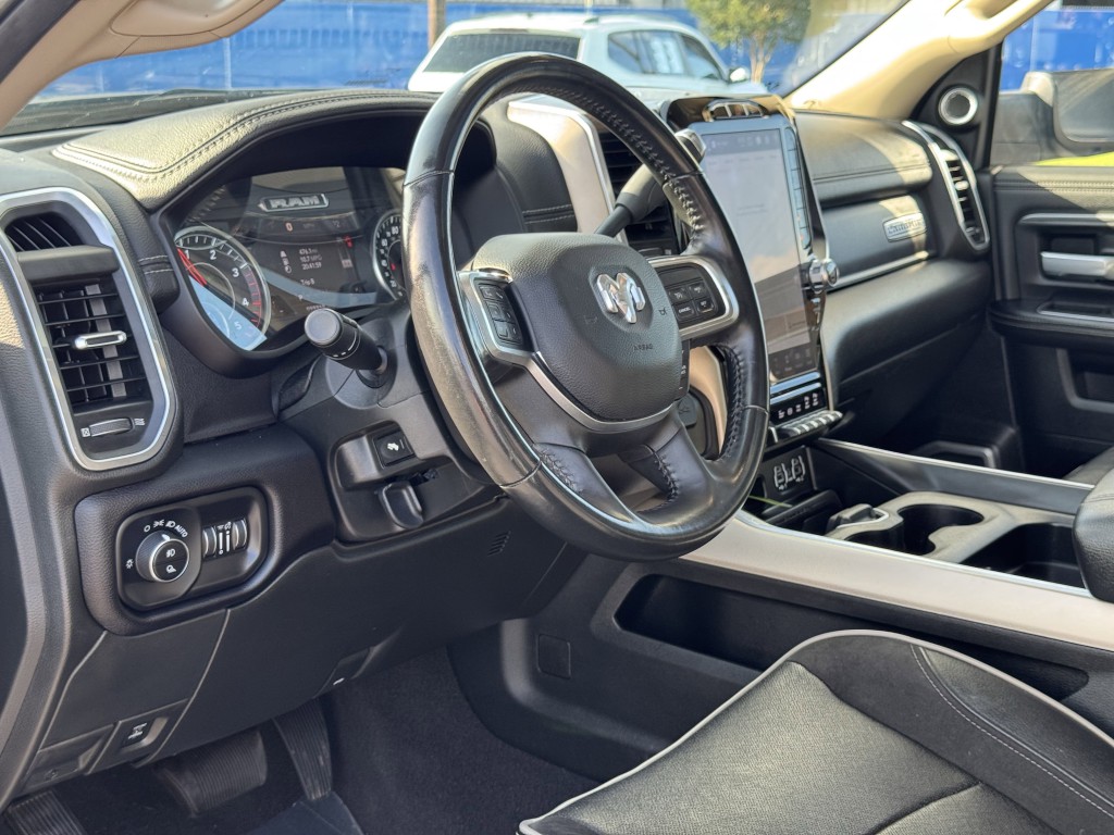 2022 RAM 3500 Image 15