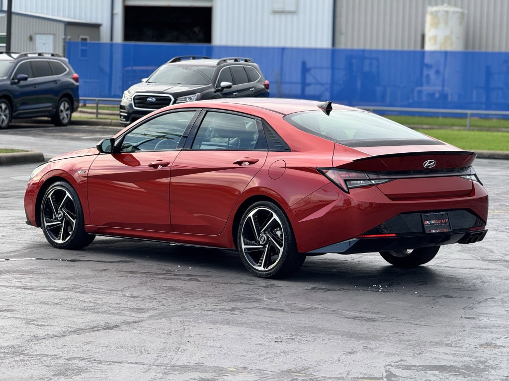 2022 Hyundai Elantra Image 9