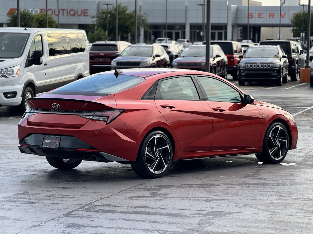 2022 Hyundai Elantra Image 10