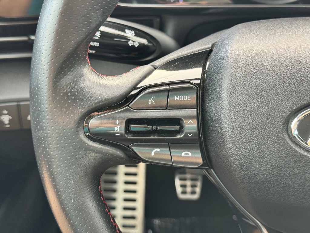 2022 Hyundai Elantra Image 16