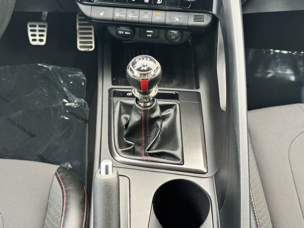 2022 Hyundai Elantra Image 21