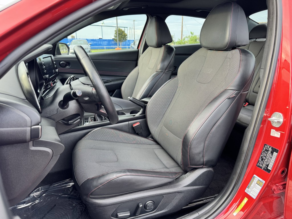 2022 Hyundai Elantra Image 24
