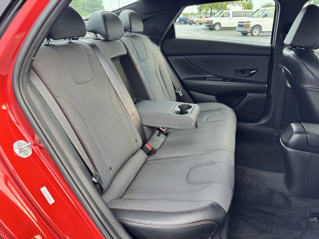 2022 Hyundai Elantra Image 26