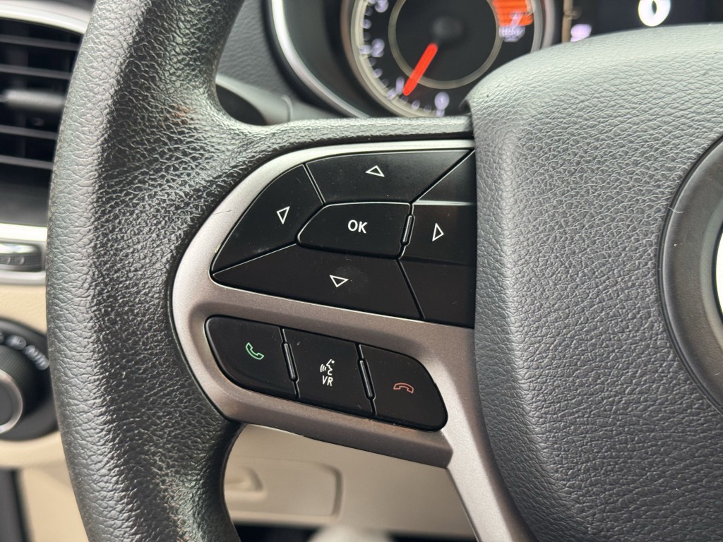 2019 Jeep Cherokee Image 16