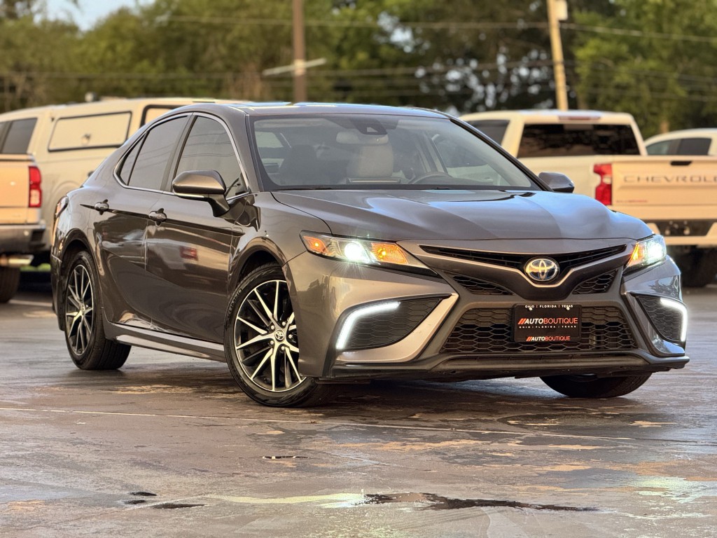 2023 Toyota Camry Image 3
