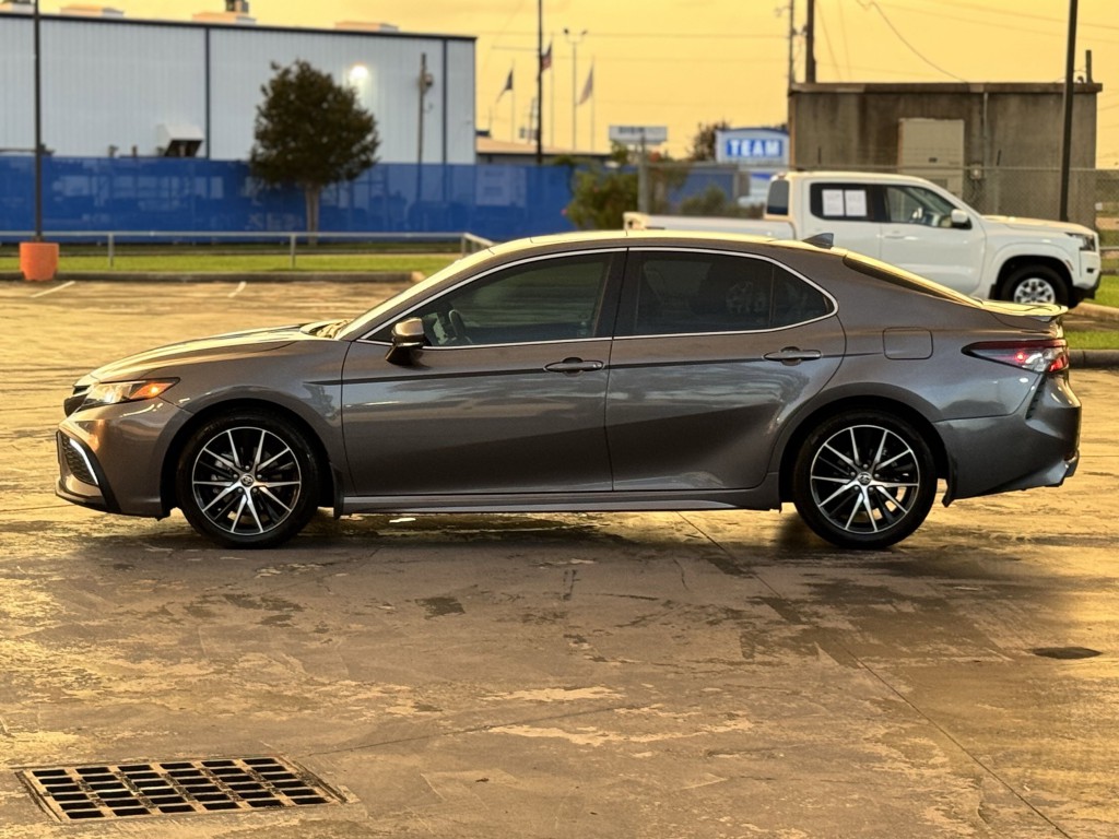 2023 Toyota Camry Image 8