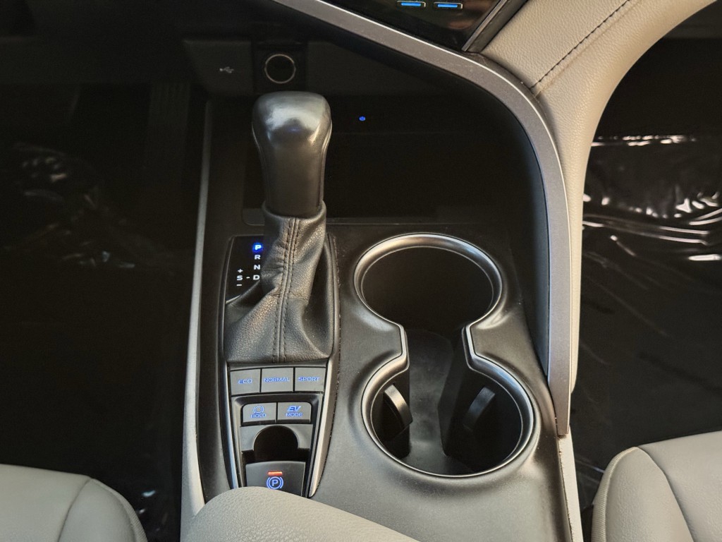 2023 Toyota Camry Image 21