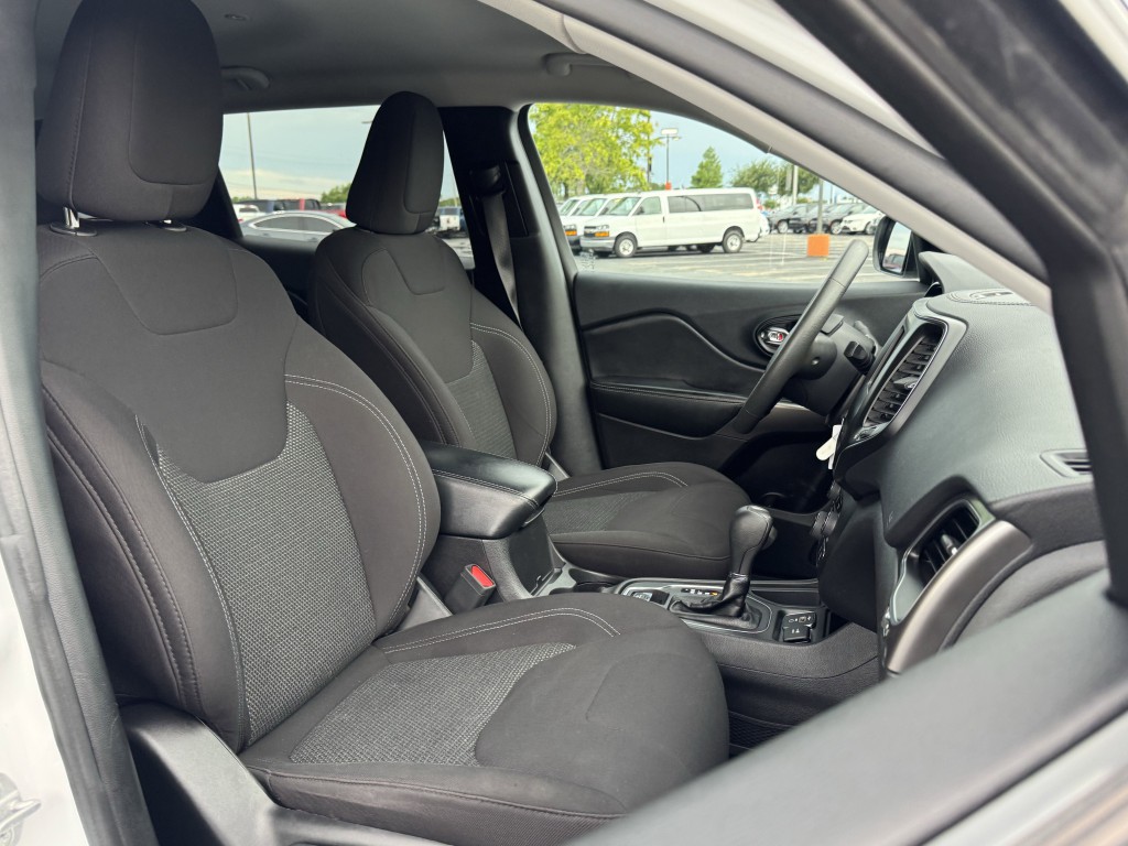 2020 Jeep Cherokee Image 24