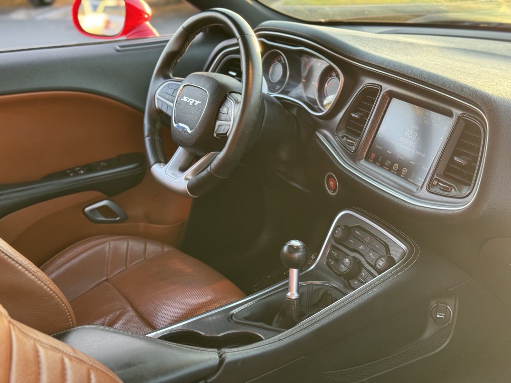 2015 Dodge Challenger Image 13