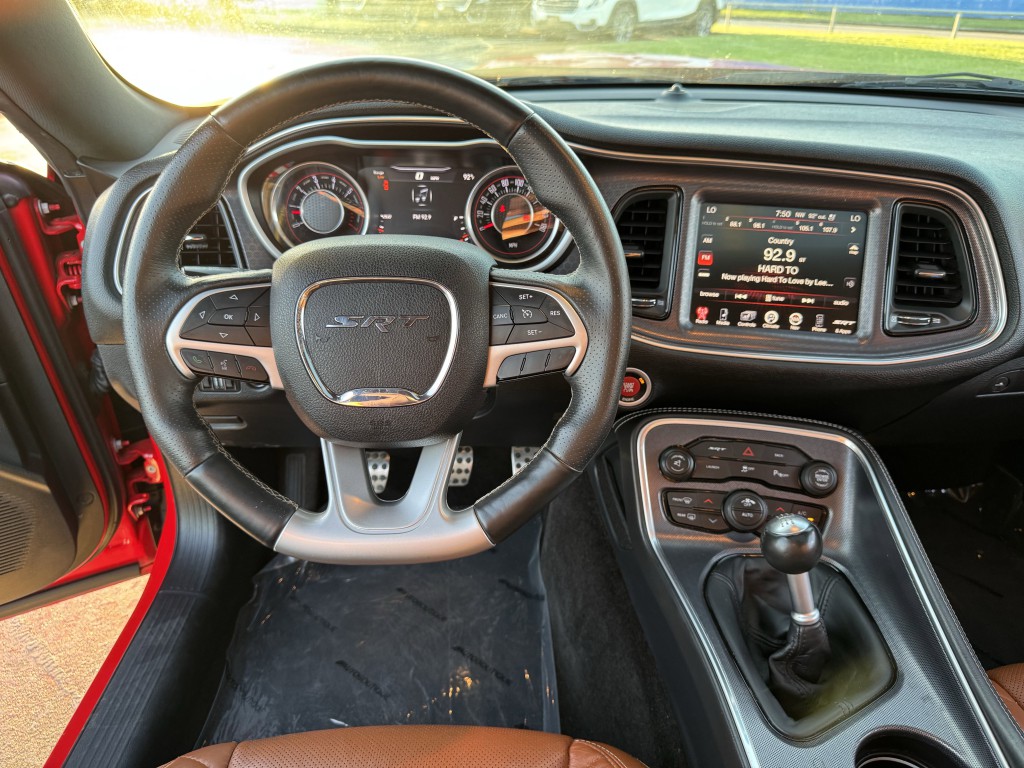 2015 Dodge Challenger Image 14