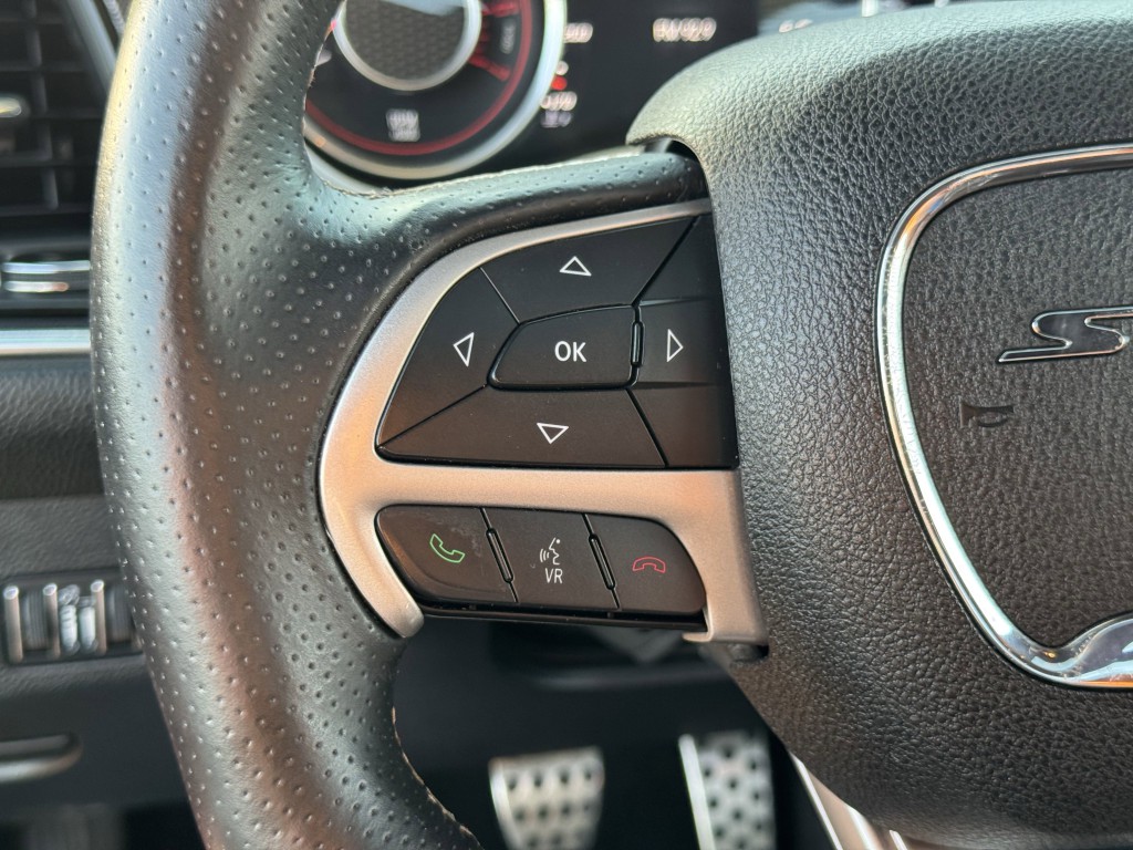 2015 Dodge Challenger Image 16