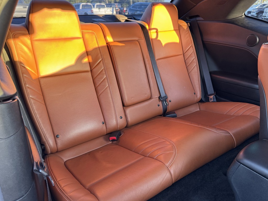 2015 Dodge Challenger Image 25