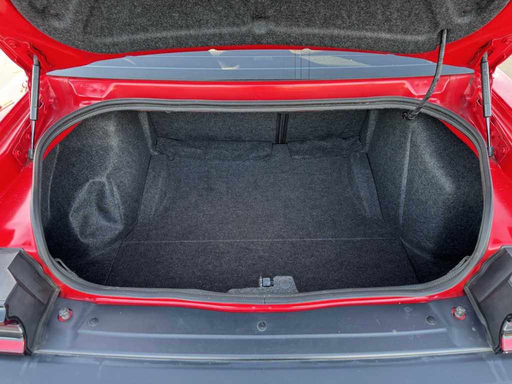 2015 Dodge Challenger Image 27