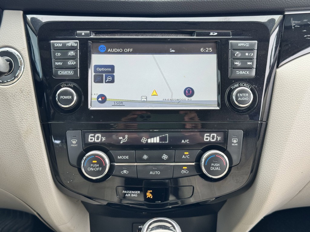 2018 Nissan Rogue Image 12