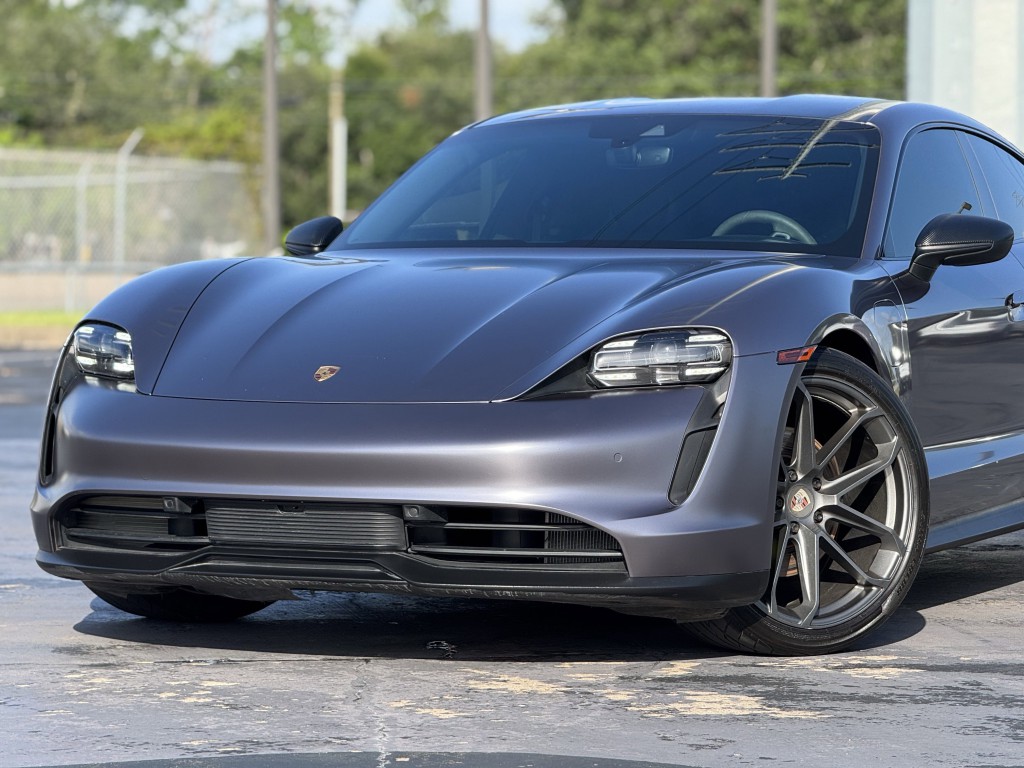 2021 Porsche Taycan Image 7