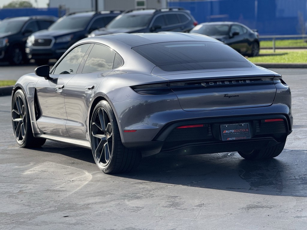 2021 Porsche Taycan Image 11